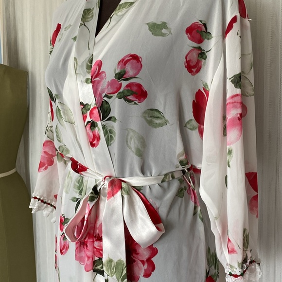 REDUCED 💝 Vtg 80’s “Private Luxuries” flowers honey moon long robe! Size Medium - Picture 7 of 15